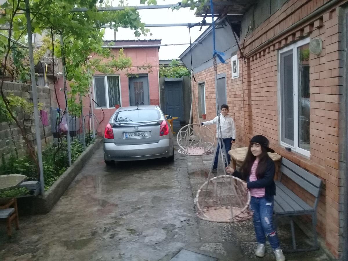 Guest House Gikacha Tiflis Exterior foto